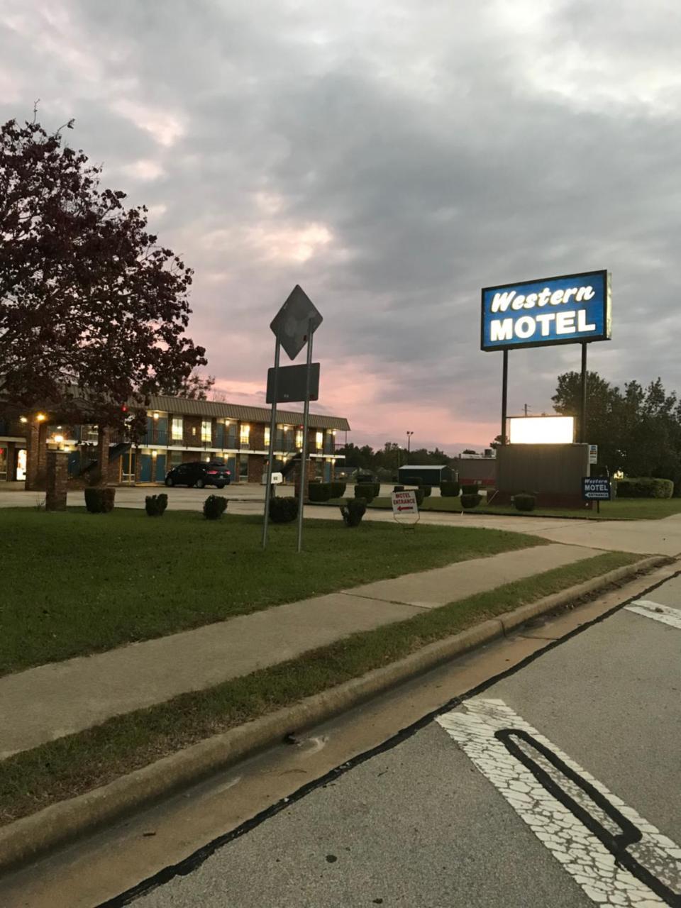 Western Motel Brinson Crossing Exterior photo